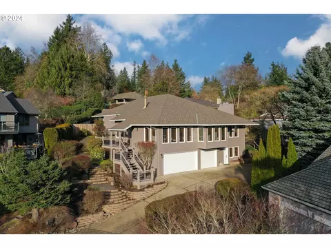 4079 Coltsfoot Ln, Lake Oswego, OR 97035