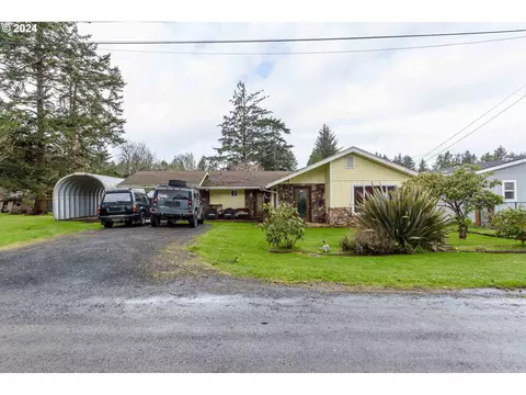 63556 Grand Rd, Coos Bay, OR 97420