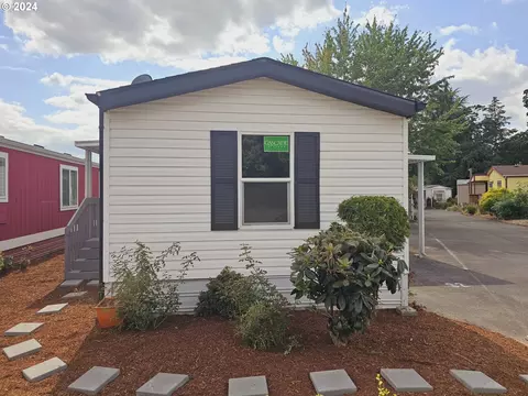 3200 SE Silver Leaf Ln #32, Milwaukie, OR 97267
