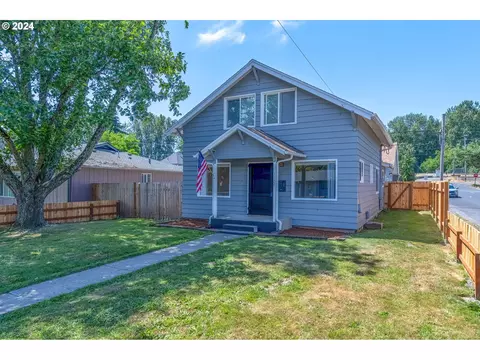 1127 N 1st Ave, Kelso, WA 98626