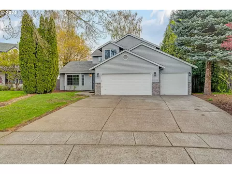 318 S 28th Ave, Cornelius, OR 97113