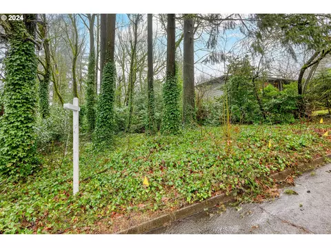 5205 SW Vacuna St W #35-36, Portland, OR 97219