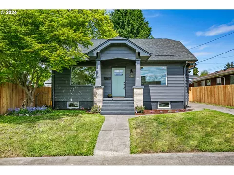212 E 25th St, Vancouver, WA 98663