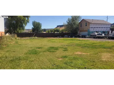 NW 10th St, Prineville, OR 97754