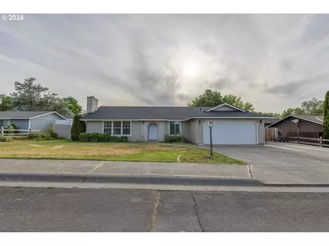 630 SE Pine Ct, Hermiston, OR 97838