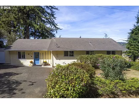 460 SEdgecliff Dr, Waldport, OR 97394