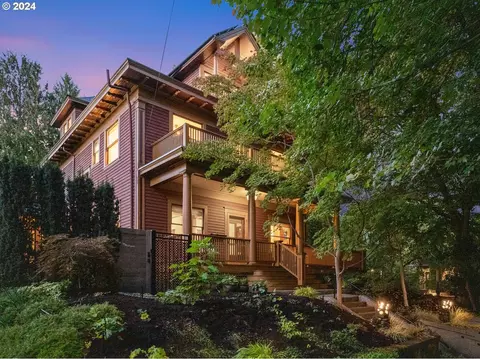 2205 NW Johnson St, Portland, OR 97210