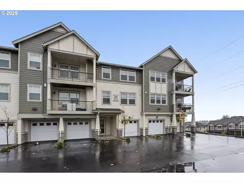 17168 SW Snowdale St #403, Beaverton, OR 97007