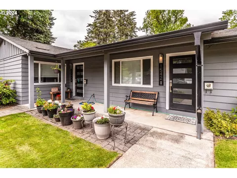 1540 8th St, West Linn, OR 97068