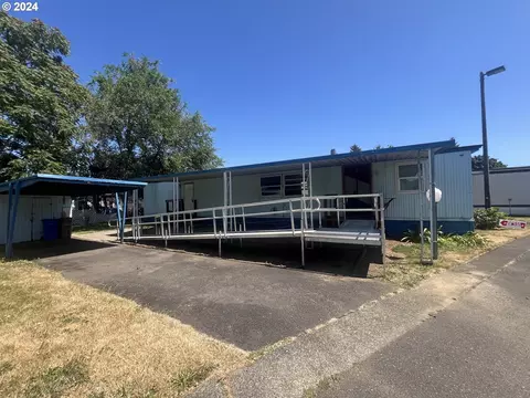 16745 SE Division St, Portland, OR 97236