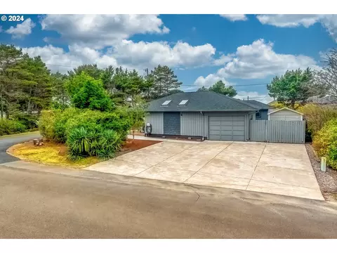 315 El Rotundo Ave, Lincoln City, OR 97367