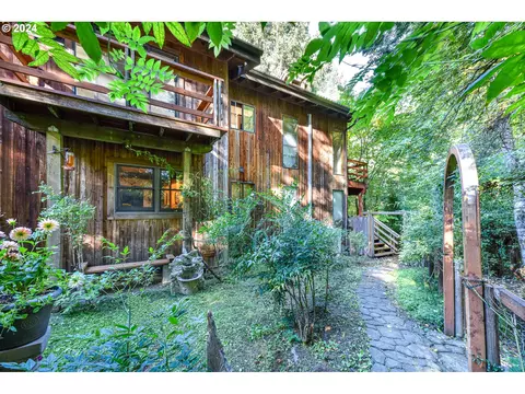 22630 Highway 36, Cheshire, OR 97419