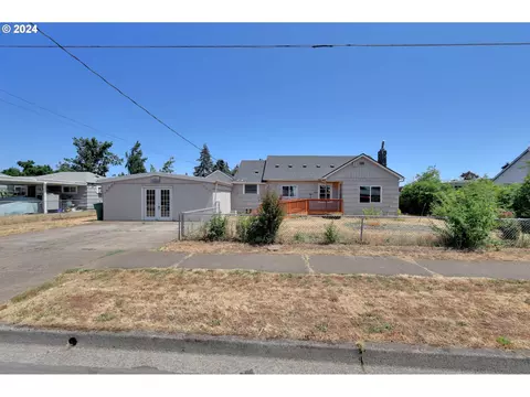 1925 15th St, Springfield, OR 97477