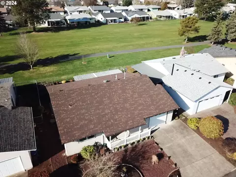 329 W Clackamas Cir, Woodburn, OR 97071