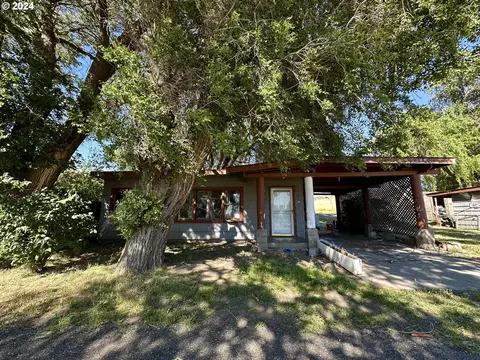101 Murdock Ave, Lyle, WA 98635