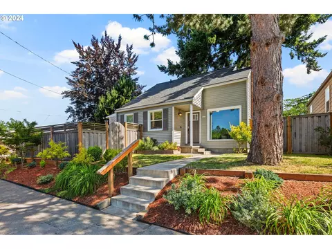 5275 N Bowdoin St, Portland, OR 97203