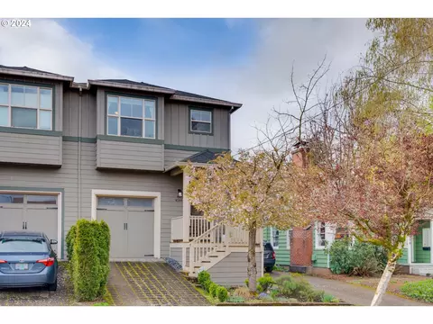 4544 SE Haig St, Portland, OR 97206
