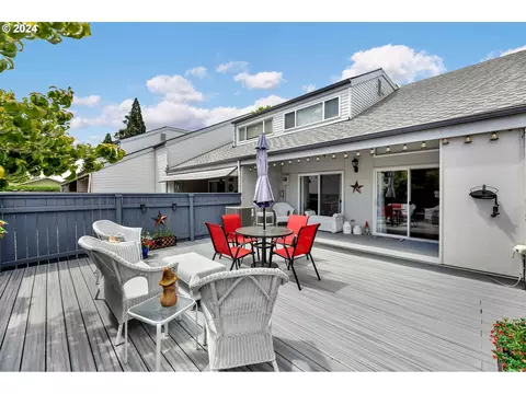 409 NE 85th St #F, Vancouver, WA 98665