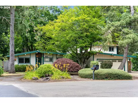 1220 Madrona Dr, Oregon City, OR 97045