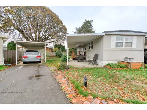 5355 N River Rd #5, Keizer, OR 97303