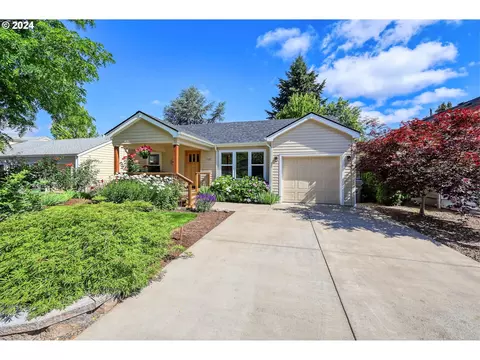 1505 Morningside Dr, Eugene, OR 97401