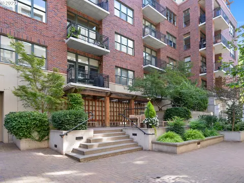 820 NW 12th Ave #604, Portland, OR 97209