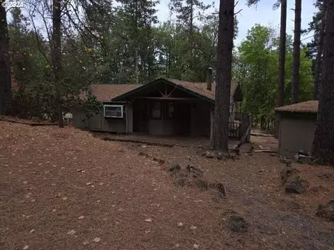 5950 Riverbanks Rd, Grants Pass, OR 97527