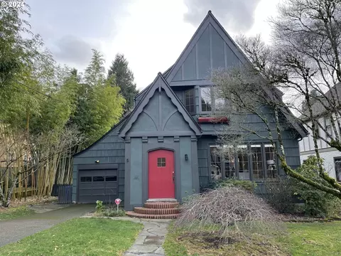5836 SE Madison St, Portland, OR 97215