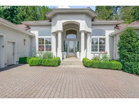 5815 SW Orchid Dr, Portland, OR 97219