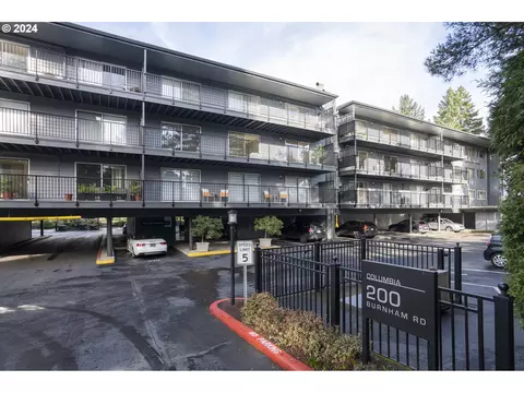200 Burnham Rd #306, Lake Oswego, OR 97034
