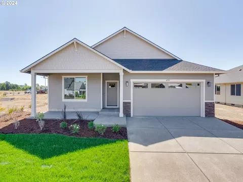 635 E Third St, Yamhill, OR 97148