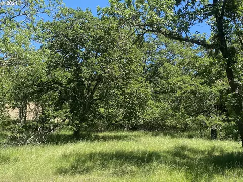 1452 NE Rocky Ridge Dr, Roseburg, OR 97470