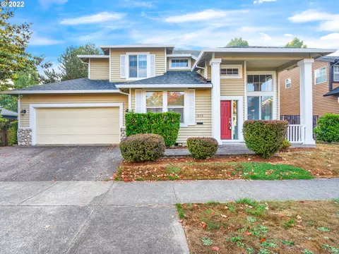 1055 NE Creeksedge Dr, Hillsboro, OR 97124