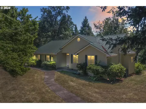 39002 Pengra Rd, Fall Creek, OR 97438