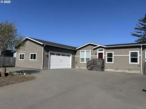 218 Cove Rd, Brookings, OR 97415