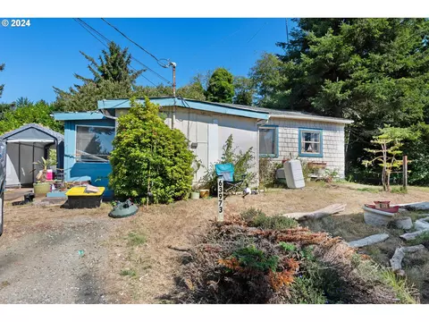 63973 Wallace Rd, Coos Bay, OR 97420