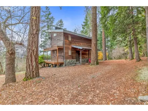 2259 Hugo Rd, Merlin, OR 97532
