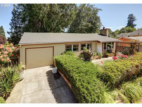8359 N Swenson St, Portland, OR 97203