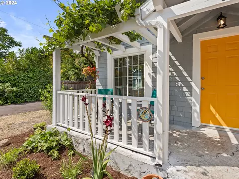 6925 SE Lamphier St, Milwaukie, OR 97222