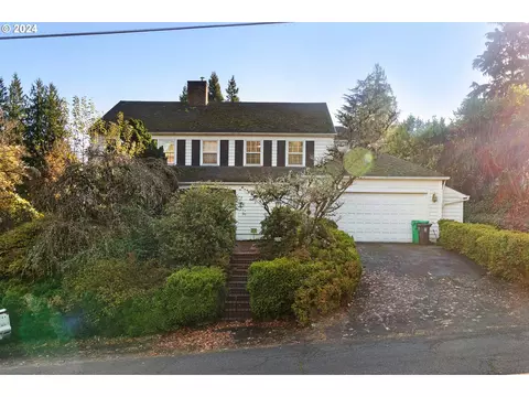 2414 S Military Rd, Portland, OR 97219