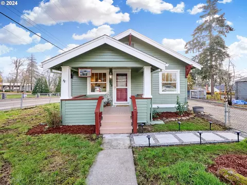 775 E Hereford St, Gladstone, OR 97027