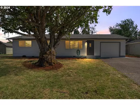 970 Long Ridge Dr, Springfield, OR 97478
