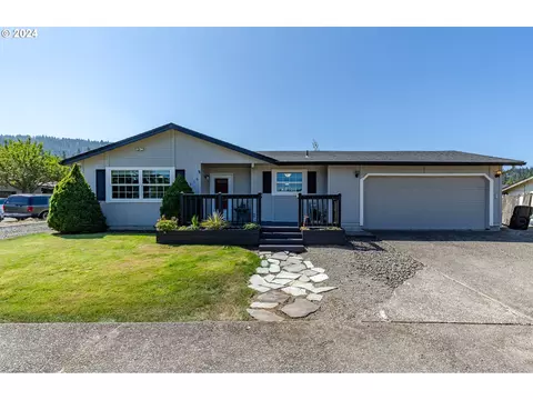 236 S 70th Pl, Springfield, OR 97478