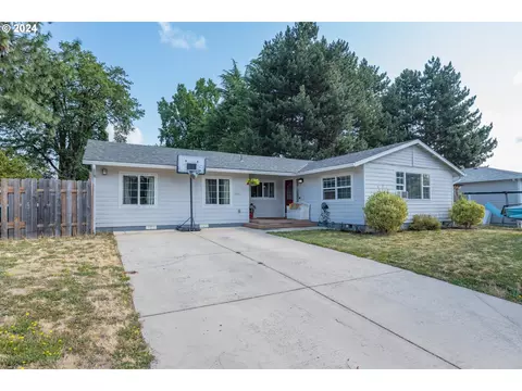 1101 E Sierra Vista Dr, Newberg, OR 97132