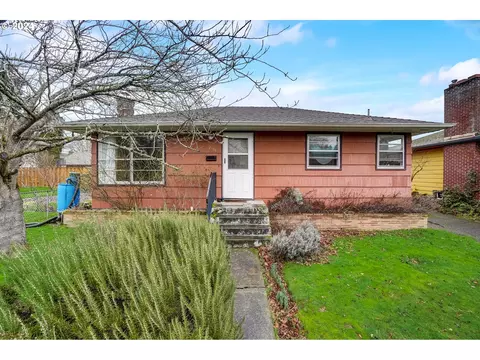 2134 SE 46th Ave, Portland, OR 97215