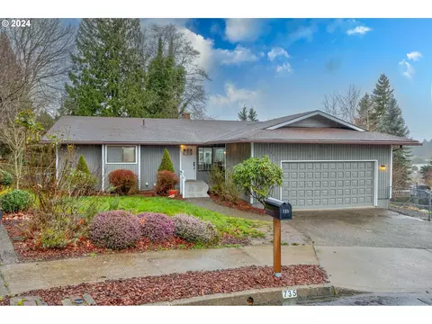 735 SW Blaine Pl, Gresham, OR 97080