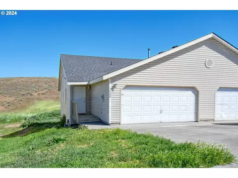 1009 SW Nye Ave, Pendleton, OR 97801