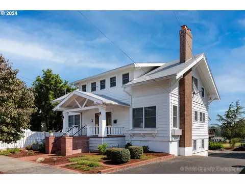124 N 2nd St, Saint Helens, OR 97051