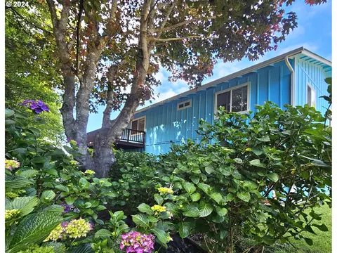 99168 Winchuck River Rd, Brookings, OR 97415