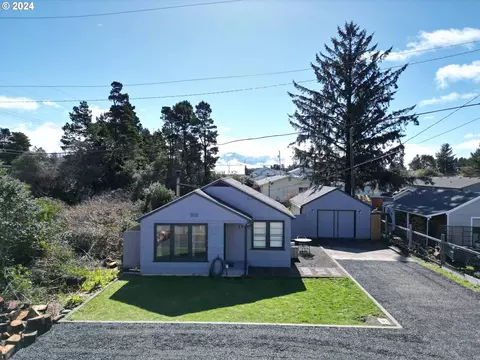 1760 32nd St, Florence, OR 97439